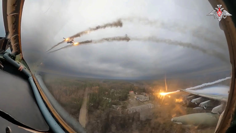 Chiến thuật “hiểm” của Nga tại Avdiivka khiến Ukraine không kịp trở tay- Ảnh 1.