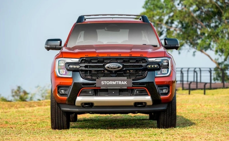 Ford Ranger Stormtrak được xác nhận ra mắt tại Việt Nam: Hầm hố hơn Wildtrak, thêm sức ép cho Triton Athlete- Ảnh 1.