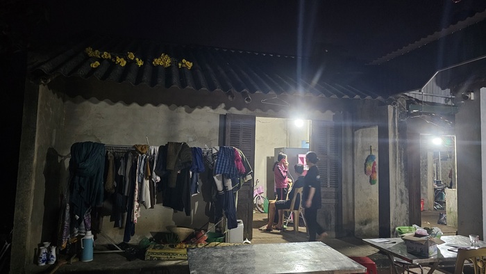 Tang thương bao trùm ngôi nhà cấp 4 của cô gái bị sát hại ở Hà Nội: 