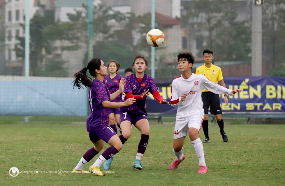 Cầu thủ nữ trẻ xuất sắc nhất cùng U20 nữ Việt Nam 