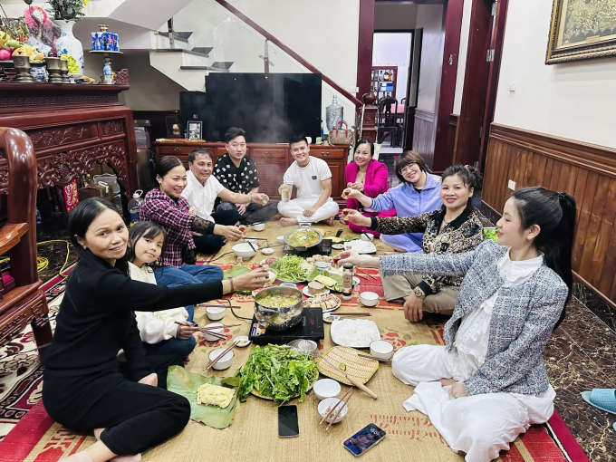 Chu Thanh Huyền và những bộ đồ thị phi: Toàn hàng hiệu nhưng hết dìm dáng lại nhăn nhúm, diện váy cưới cũng bị so với Nhật Lê, Hải My- Ảnh 3.