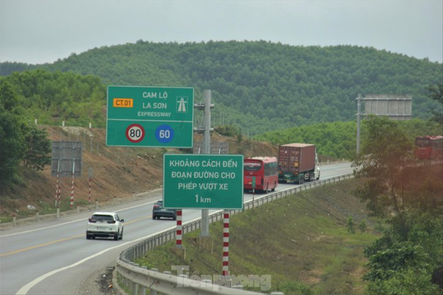Để hạn chế nguy cơ gây tai nạn trên cao tốc Cam Lộ - La Sơn: Sẽ điều chỉnh phương án giao thông- Ảnh 1.