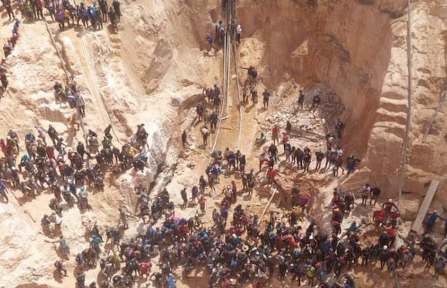 Video mỏ vàng sập kinh hoàng ở Venezuela, ít nhất 30 người thiệt mạng- Ảnh 1.