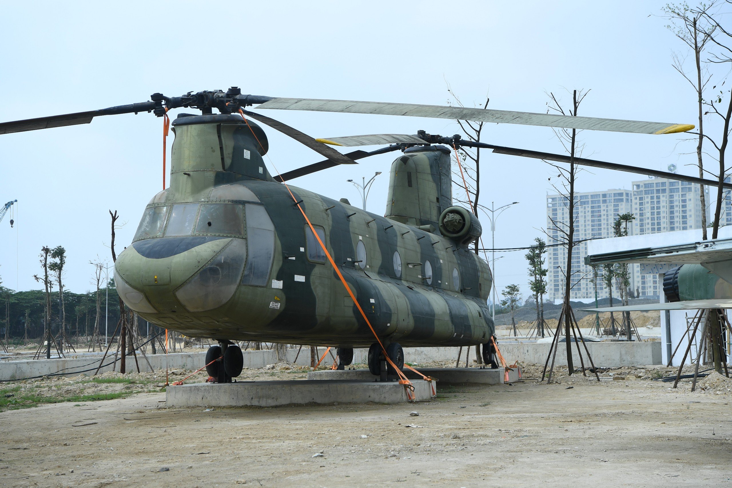 Khám phá loạt máy bay, xe tăng, khí tài quân sự 'khủng' tại bảo tàng rộng 740.000m2 ở Hà Nội- Ảnh 10.