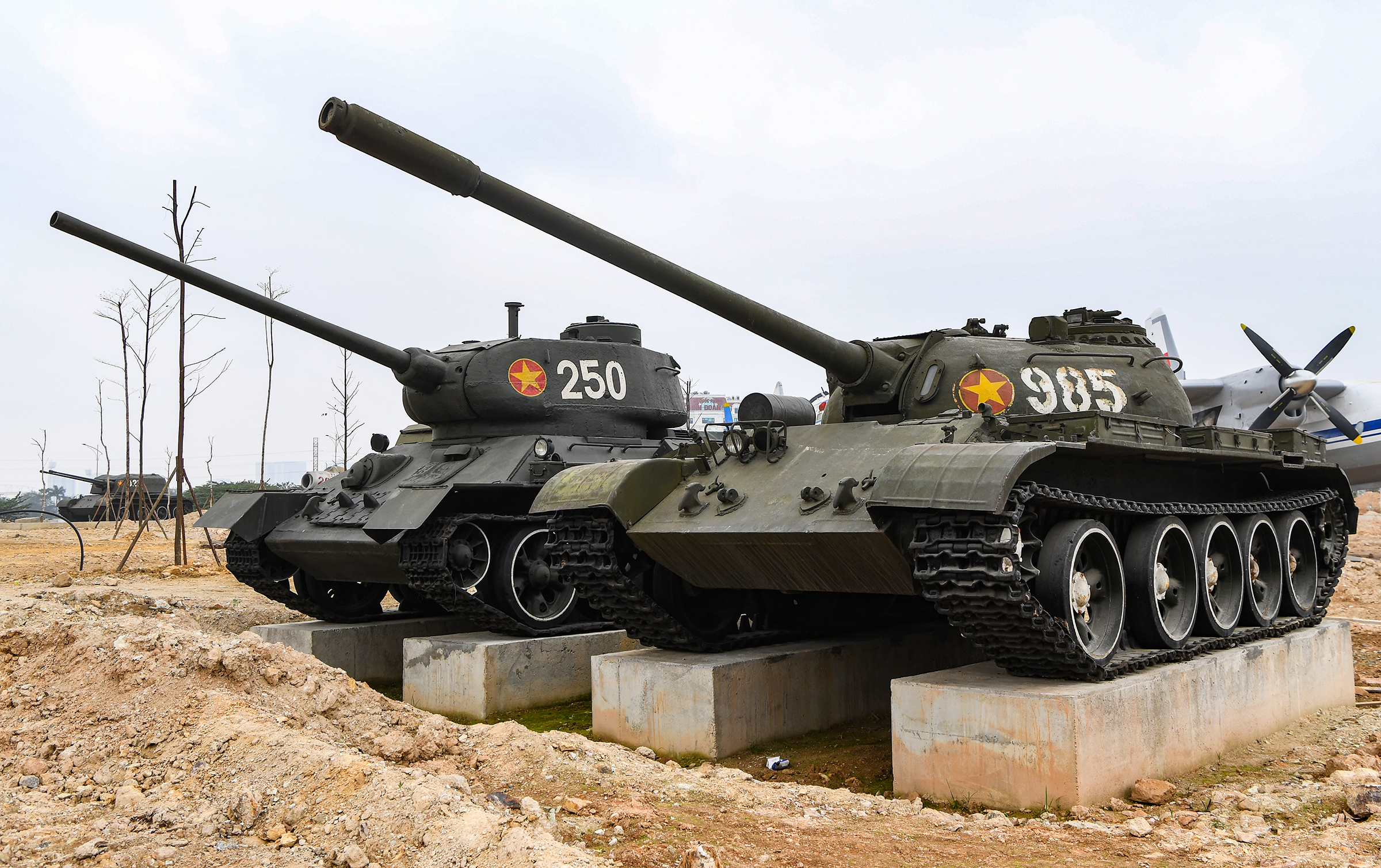 Khám phá loạt máy bay, xe tăng, khí tài quân sự 'khủng' tại bảo tàng rộng 740.000m2 ở Hà Nội- Ảnh 12.