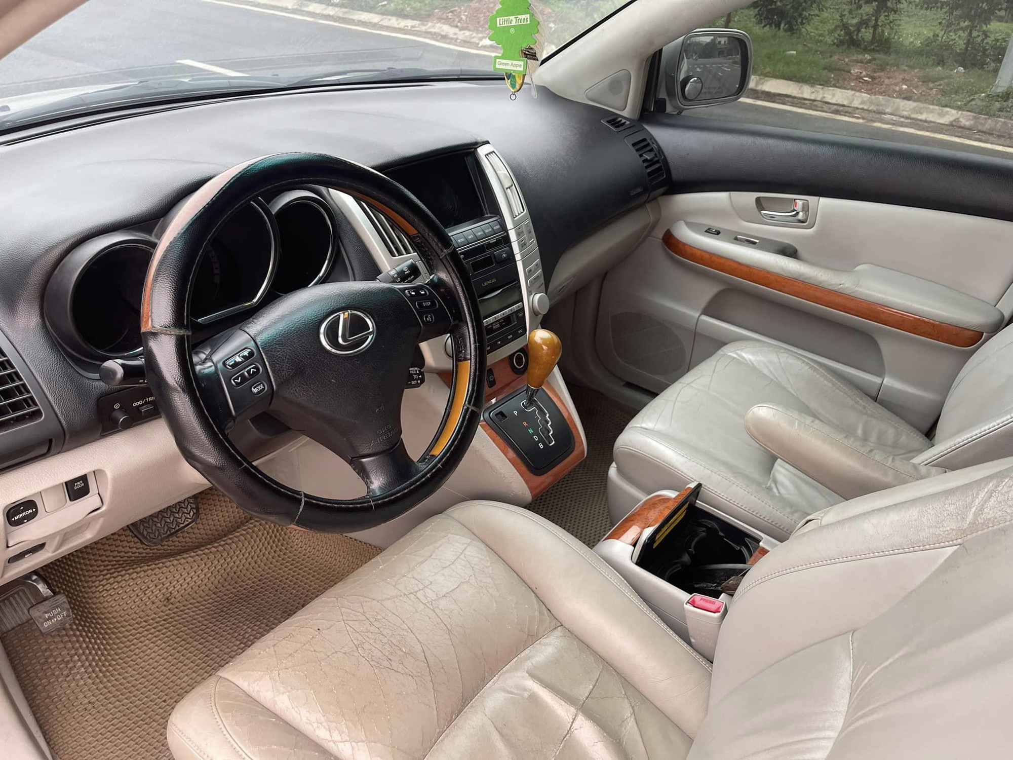 Rao Lexus RX 400h hàng hiếm giá 260 triệu ngang Wuling Mini EV, người bán chia sẻ: 