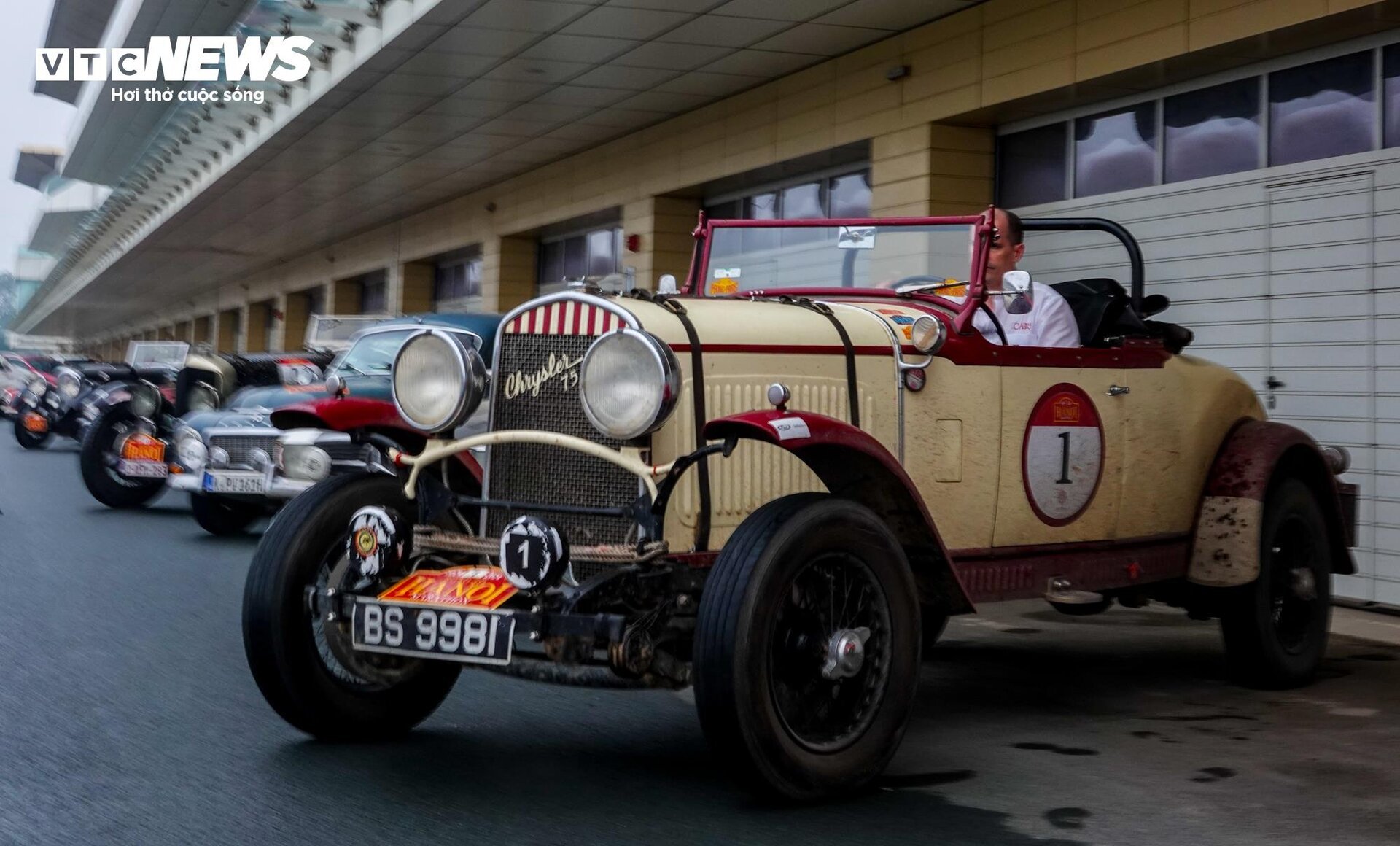 Ngắm dàn ô tô cổ nổi tiếng thế giới tại trường đua F1 Hà Nội- Ảnh 16.
