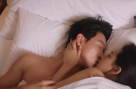 Cảnh nóng quá bạo của cặp đôi bị đồn hẹn hò khiến netizen 