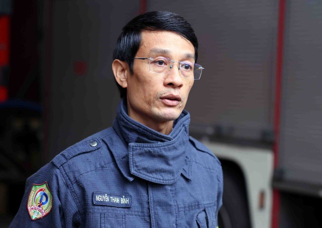 Chiến sĩ PCCC kể phút cứu 3 người mắc kẹt trong đám cháy ở Hà Nội- Ảnh 3.