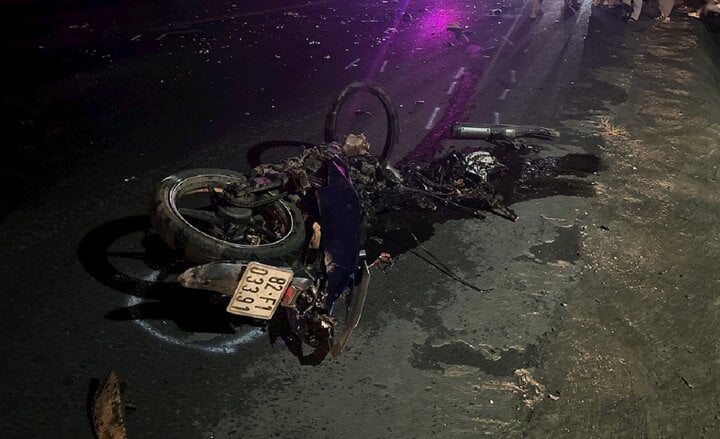 Ô tô va chạm xe máy trên Quốc lộ 14, hai người chết tại chỗ- Ảnh 1.
