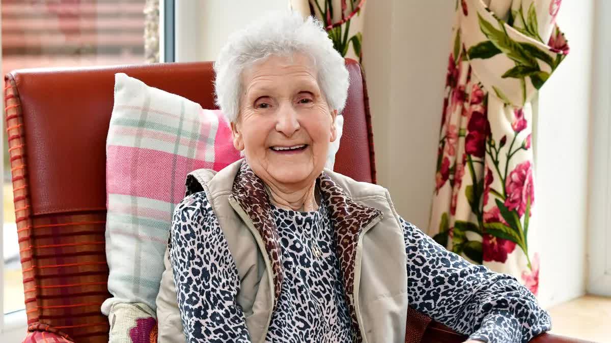 Không phải tập thể dục hay ăn kiêng, cụ bà thọ 104 tuổi nhờ 1 bí quyết đơn giản ai cũng dễ áp dụng- Ảnh 1.