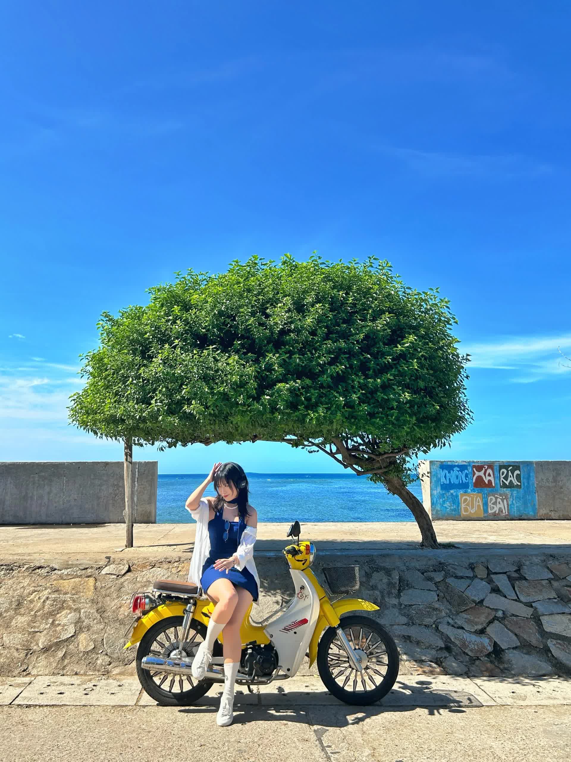 Đảo Phú Quý bắt đầu vào mùa biển xanh nắng vàng, chỉ cần đứng vào là có ảnh đẹp- Ảnh 12.