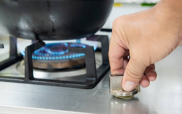 Tại sao nồi vừa rửa sạch không nên đặt trực tiếp lên bếp gas?- Ảnh 2.