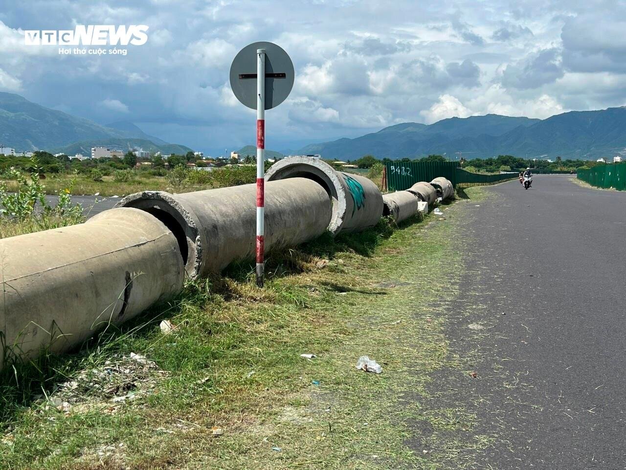 Cảnh dở dang trong khu đất được Khánh Hòa giao Tập đoàn Phúc Sơn của Hậu 'Pháo'- Ảnh 7.