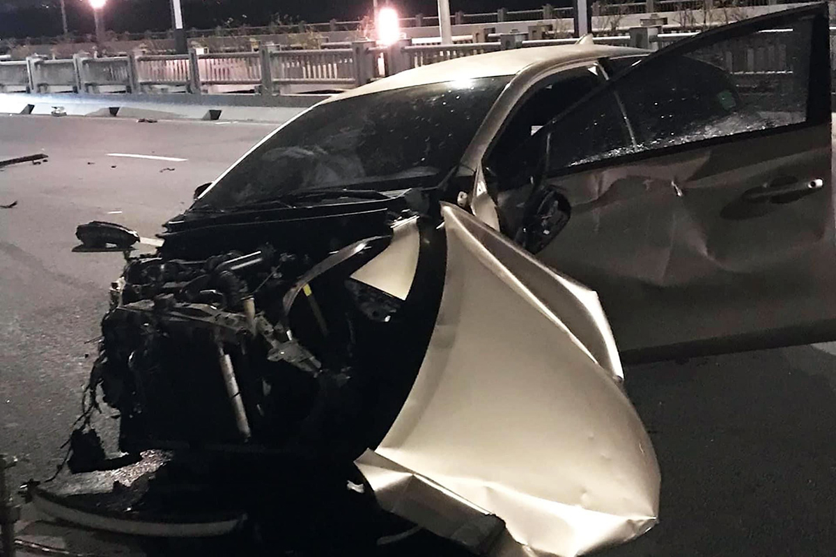 Clip TNGT: Toàn bộ hình ảnh về tai nạn giữa Hyundai Tucson và Toyota Vios trên cầu Vĩnh Tuy- Ảnh 5.