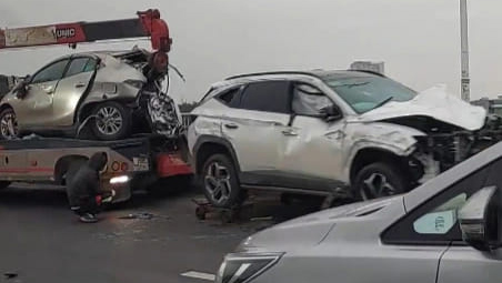 Clip TNGT: Toàn bộ hình ảnh về tai nạn giữa Hyundai Tucson và Toyota Vios trên cầu Vĩnh Tuy- Ảnh 12.