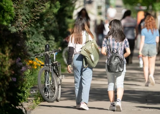 Canada hạn chế du học sinh, liệu có ảnh hưởng tới sinh viên Việt Nam?- Ảnh 1.