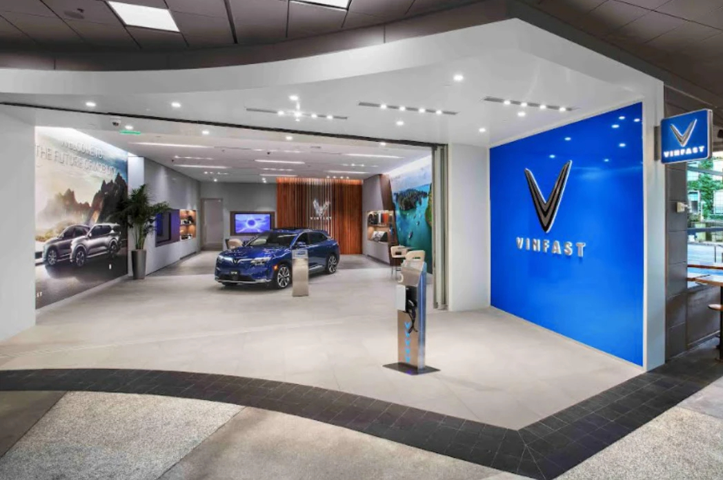 VinFast chơi lớn ở Trung Đông: Sắp bán loạt xe tại quốc gia 'chơi' siêu xe top thế giới, tính mở 13 cửa hàng, xưởng dịch vụ- Ảnh 2.