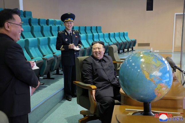 Chuyên gia vũ trụ ở Hà Lan hé lộ về vệ tinh do thám đầu tiên của Triều Tiên- Ảnh 1.