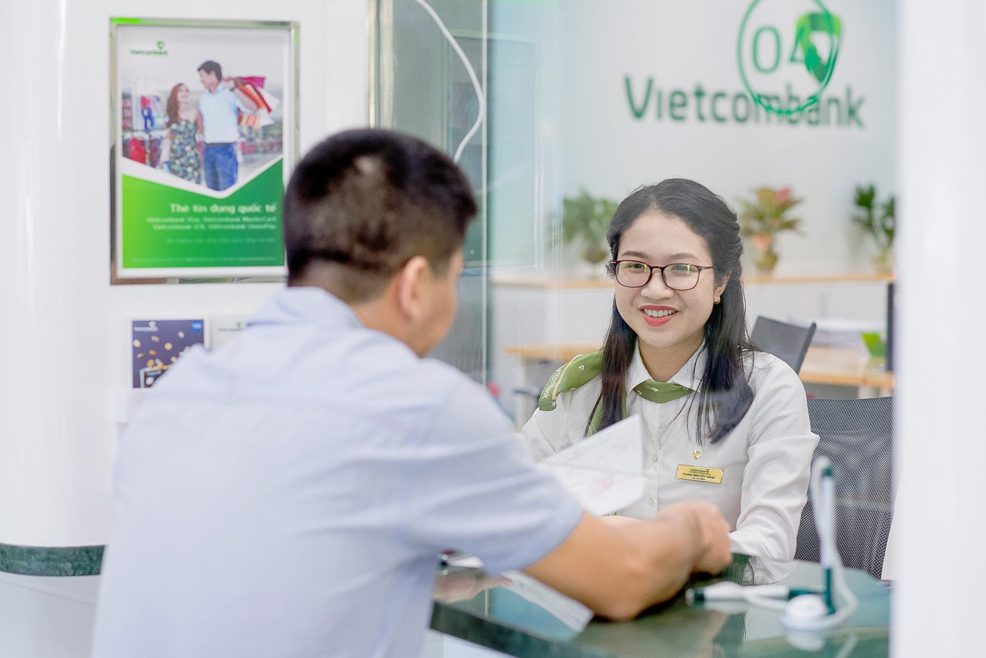 Ngân hàng lớn nhất Việt Nam vừa chứng kiến cảnh 4 năm mới có 1 lần- Ảnh 1.