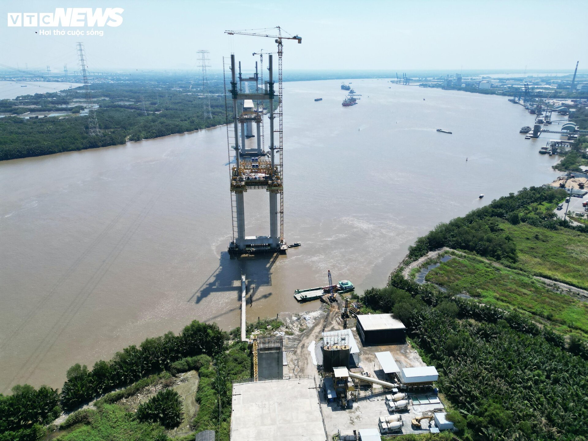 Cận cảnh dự án cầu vượt sông lớn nhất cao tốc Bến Lức - Long Thành- Ảnh 2.