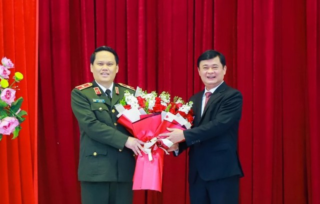 Thăng cấp hàm lên Thiếu tướng, giao trọng trách mới cho Giám đốc Công an tỉnh Nghệ An- Ảnh 1.
