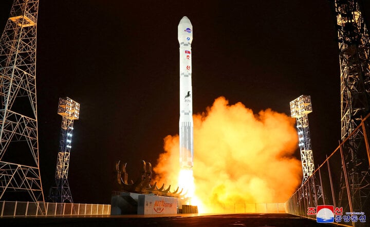 Vệ tinh quân sự Triều Tiên bất ngờ thay đổi quỹ đạo- Ảnh 2.