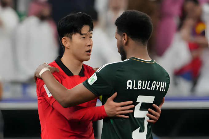 Đội nhà nghẹt thở đi tiếp tại Asian Cup, Son Heung-min không ăn mừng mà có hành động khiến tất cả cảm phục- Ảnh 2.