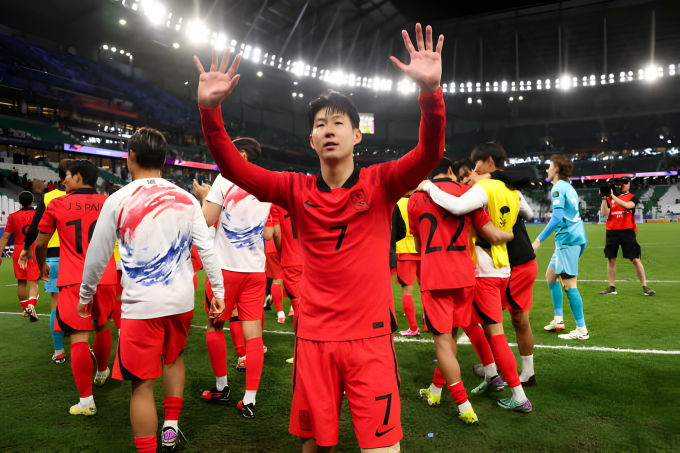 Đội nhà nghẹt thở đi tiếp tại Asian Cup, Son Heung-min không ăn mừng mà có hành động khiến tất cả cảm phục- Ảnh 4.