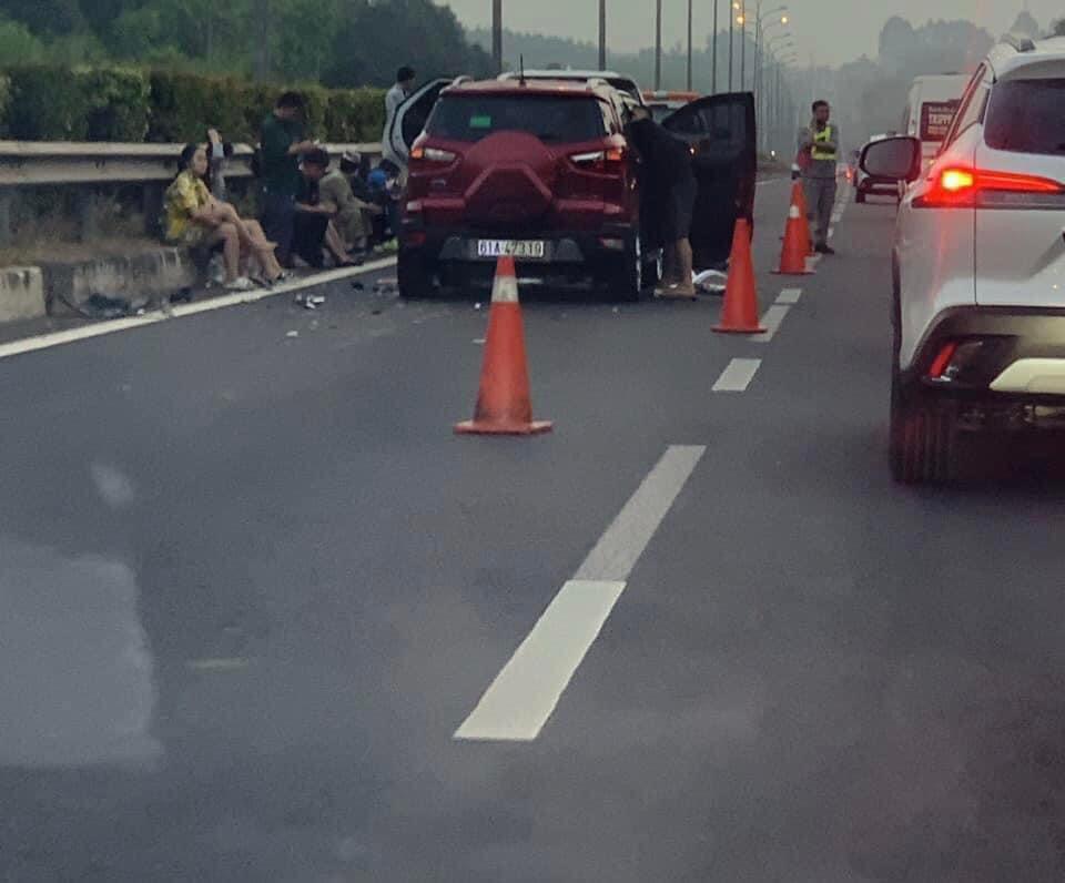 Kẹt xe hàng chục km trên cao tốc Long Thành - Dầu Giây sau va chạm liên hoàn- Ảnh 1.