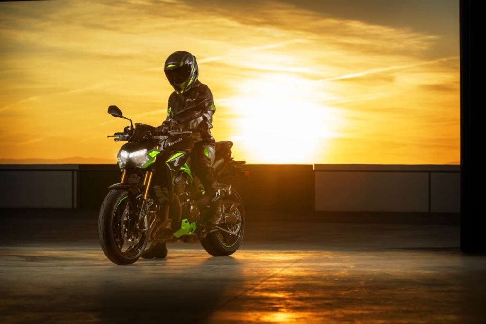 Kawasaki Z900 SE và Z900 ABS 2024 có thêm màu mới- Ảnh 5.