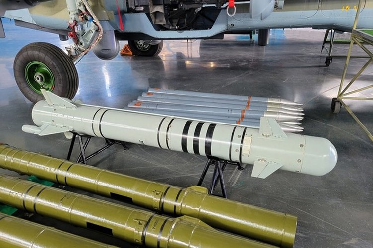 Tên lửa Izdeliye-305 là vũ khí thay đổi cuộc chơi trên chiến trường- Ảnh 6.