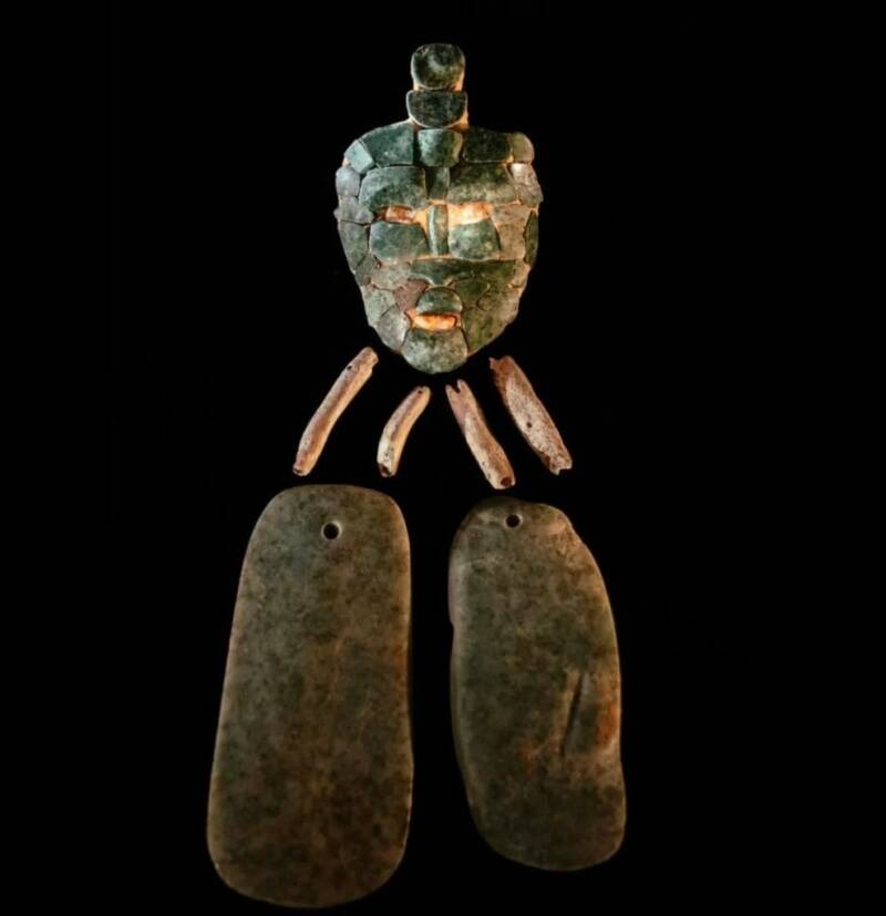 Bí ẩn về mặt nạ ngọc bích được phát hiện trong lăng mộ vua Maya ở Guatemala- Ảnh 2.