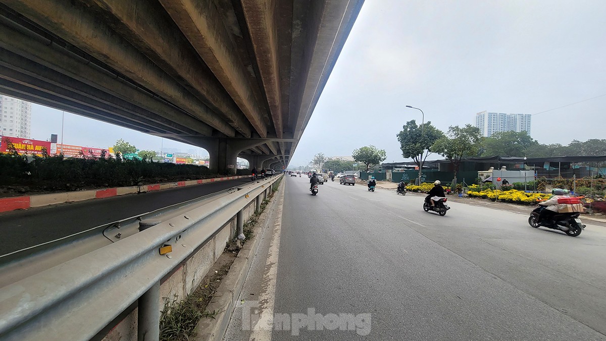 Giao thông Hà Nội 'khác lạ' ngày cận Tết- Ảnh 5.