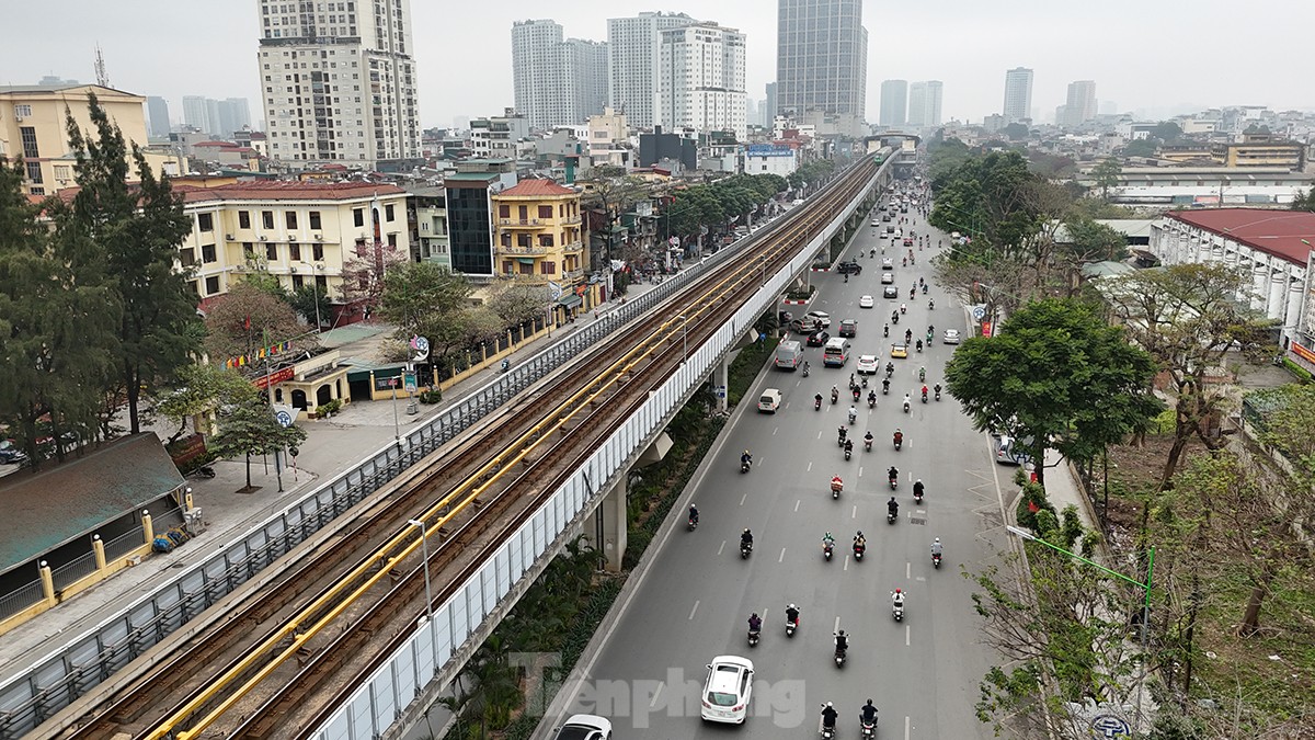 Giao thông Hà Nội 'khác lạ' ngày cận Tết- Ảnh 6.