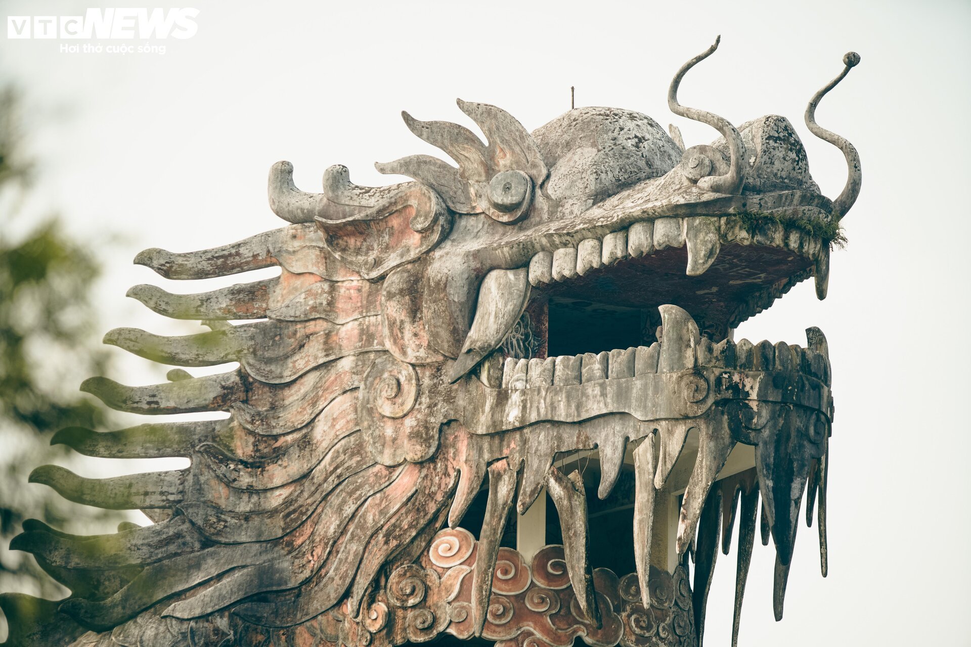 Thuỷ cung hình rồng tại công viên 'ma mị' nổi tiếng thế giới trước lúc bị đập bỏ- Ảnh 2.
