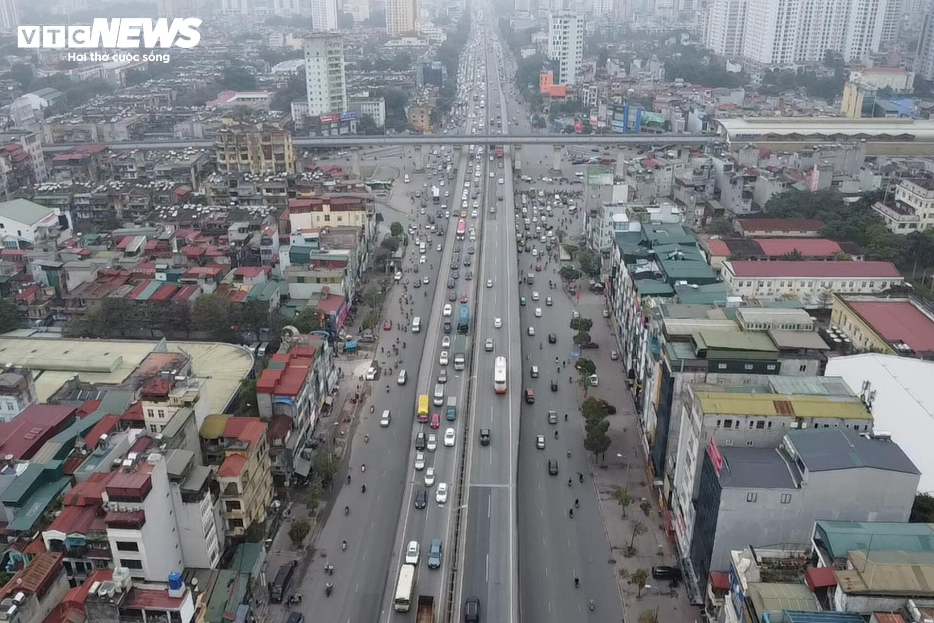 Người dân đổ về quê ăn Tết, đường Vành đai 3 ùn tắc kéo dài 6km- Ảnh 11.