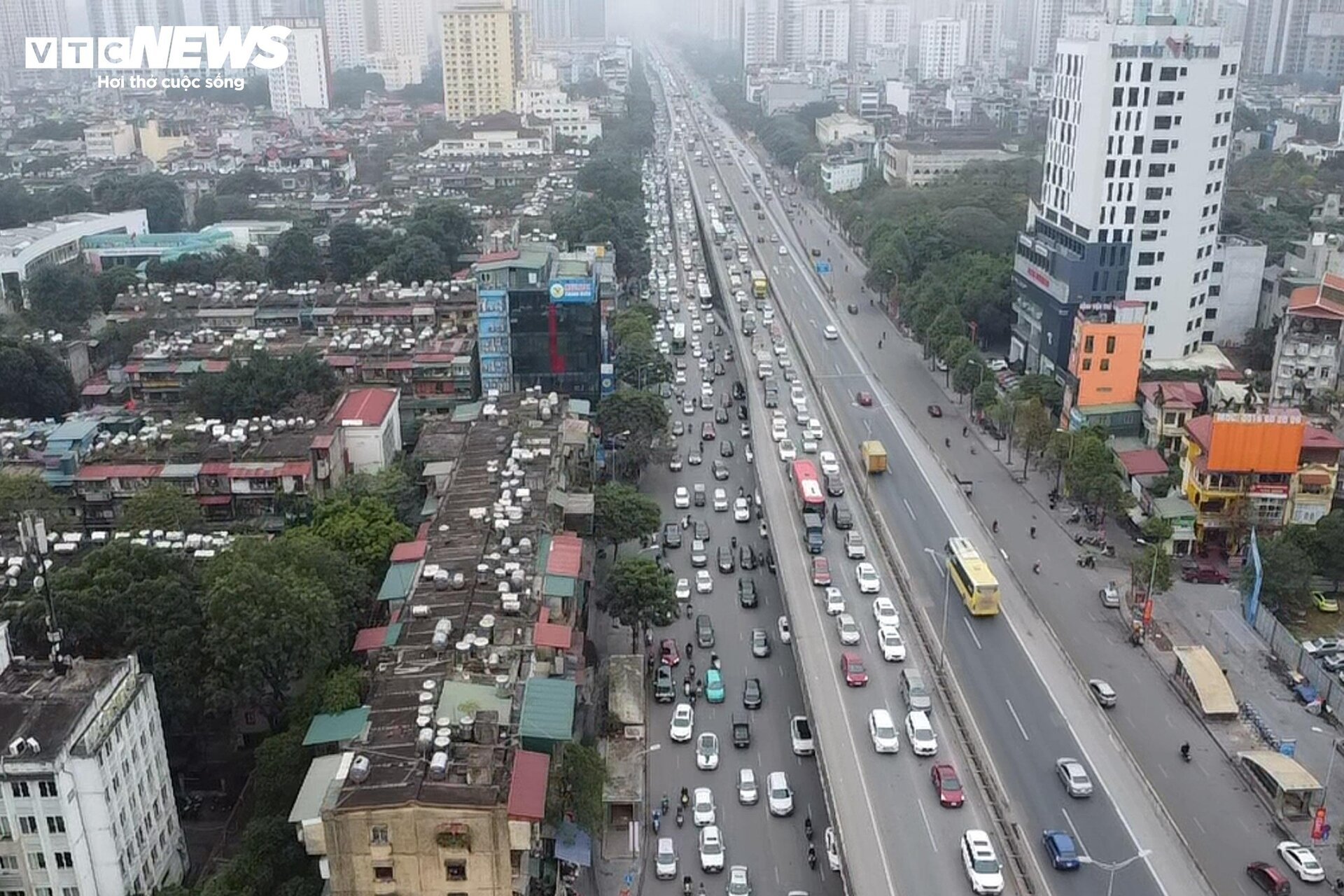 Người dân đổ về quê ăn Tết, đường Vành đai 3 ùn tắc kéo dài 6km- Ảnh 5.