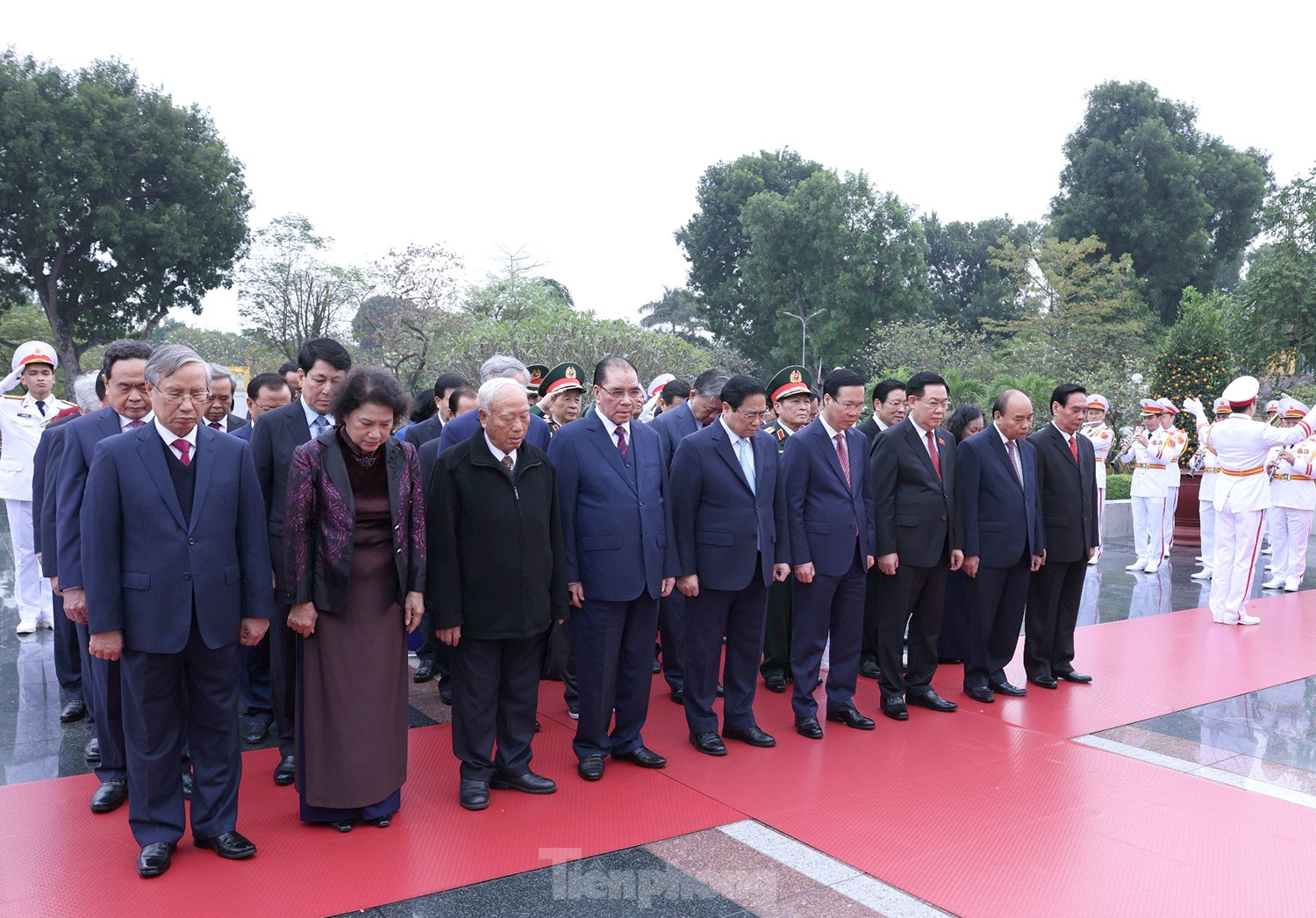 Lãnh đạo Đảng, Nhà nước vào lăng viếng Chủ tịch Hồ Chí Minh- Ảnh 5.