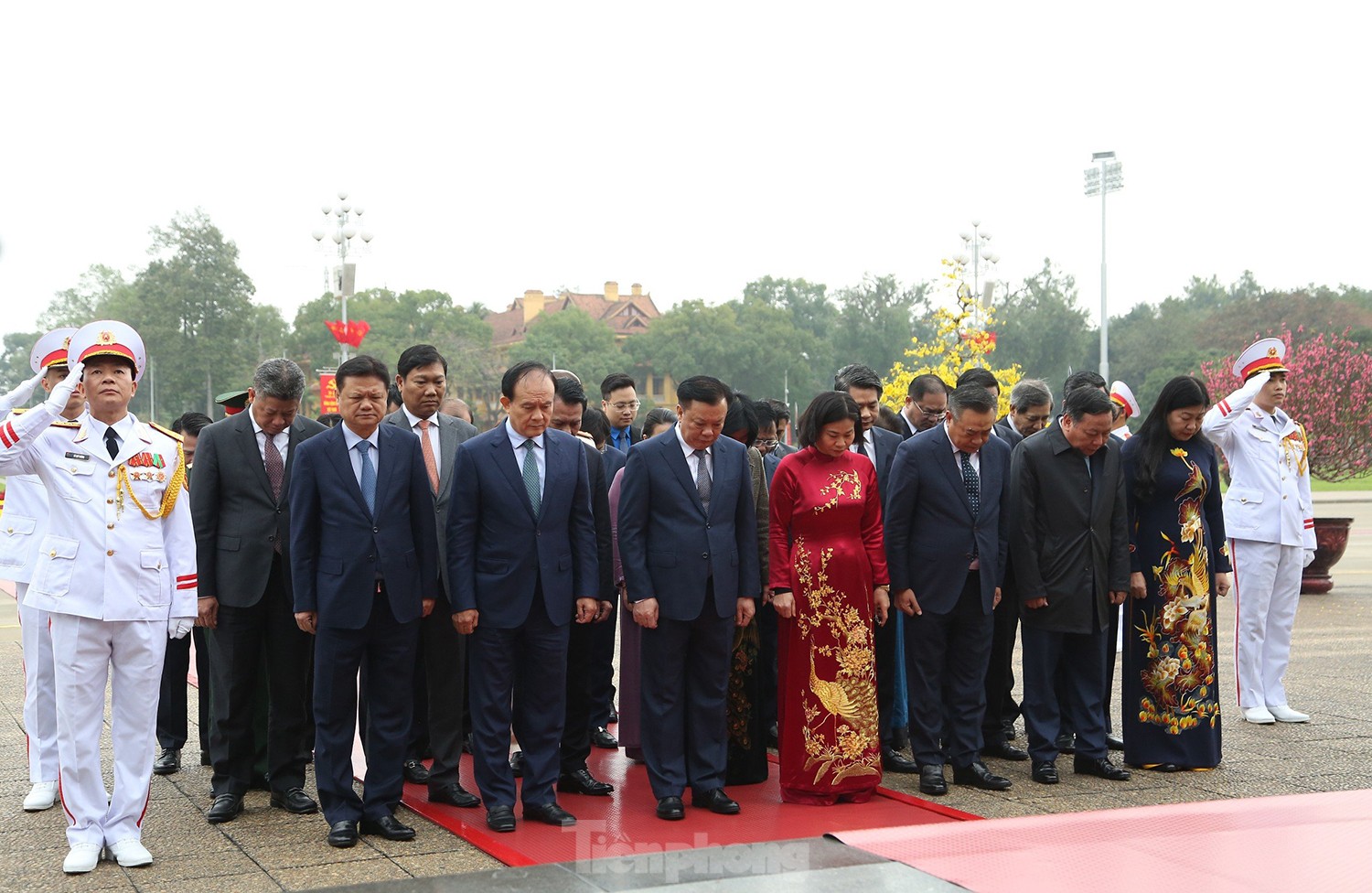 Lãnh đạo Đảng, Nhà nước vào lăng viếng Chủ tịch Hồ Chí Minh- Ảnh 8.