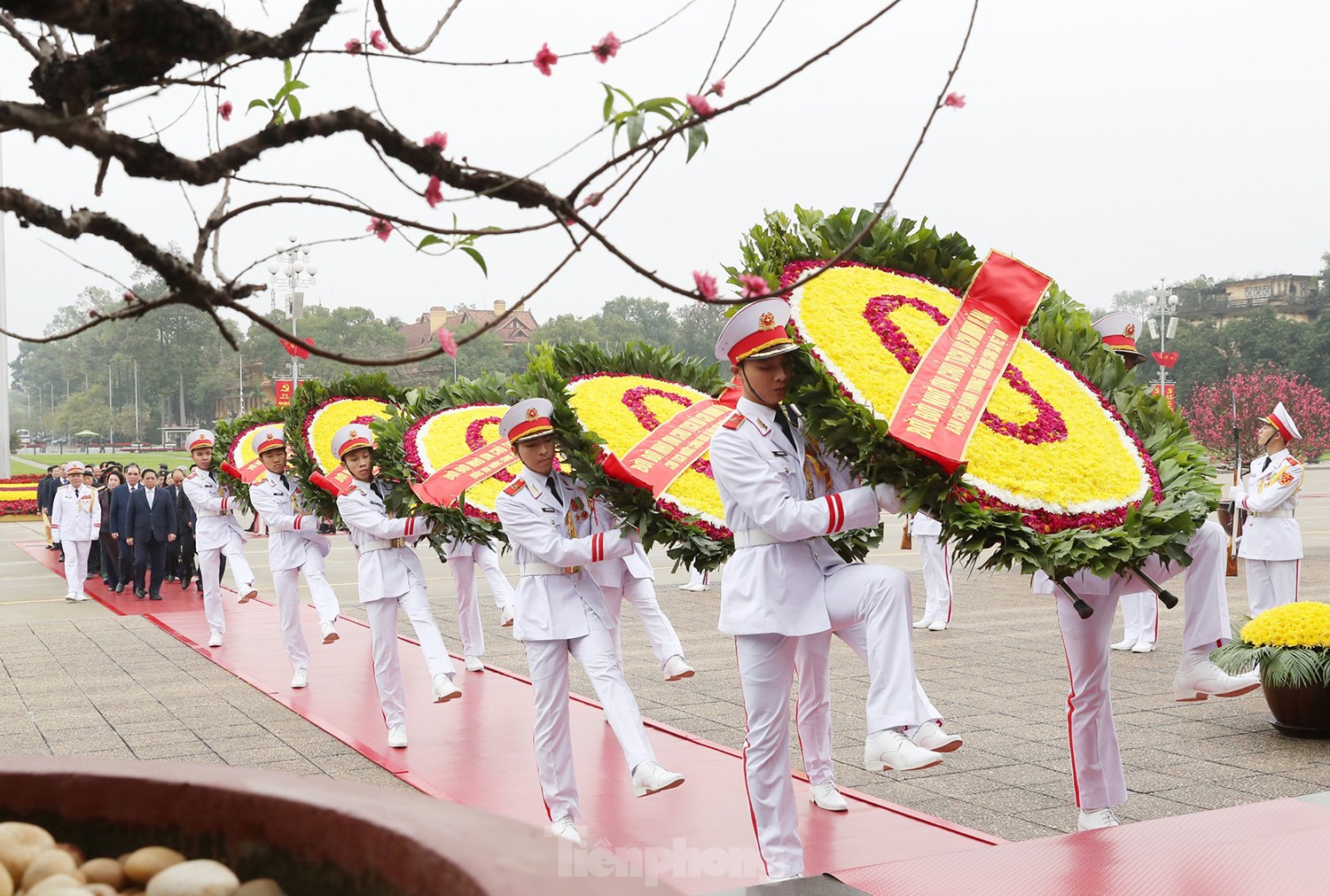 Lãnh đạo Đảng, Nhà nước vào lăng viếng Chủ tịch Hồ Chí Minh- Ảnh 2.