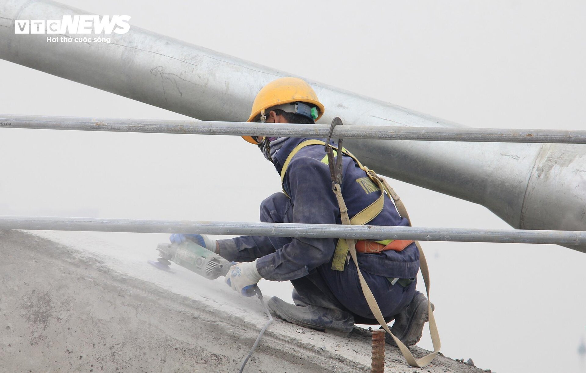 Đại công trường cầu Bến Rừng nối Hải Phòng với Quảng Ninh tất bật ngày cận Tết- Ảnh 16.