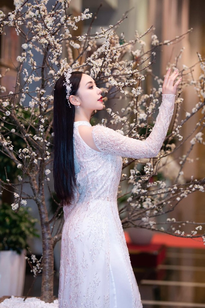 Sao Việt 8/2: Mỹ Tâm tự tay gói bánh tét, Hoa hậu H'Hen Niê dọn nhà đón Tết- Ảnh 6.