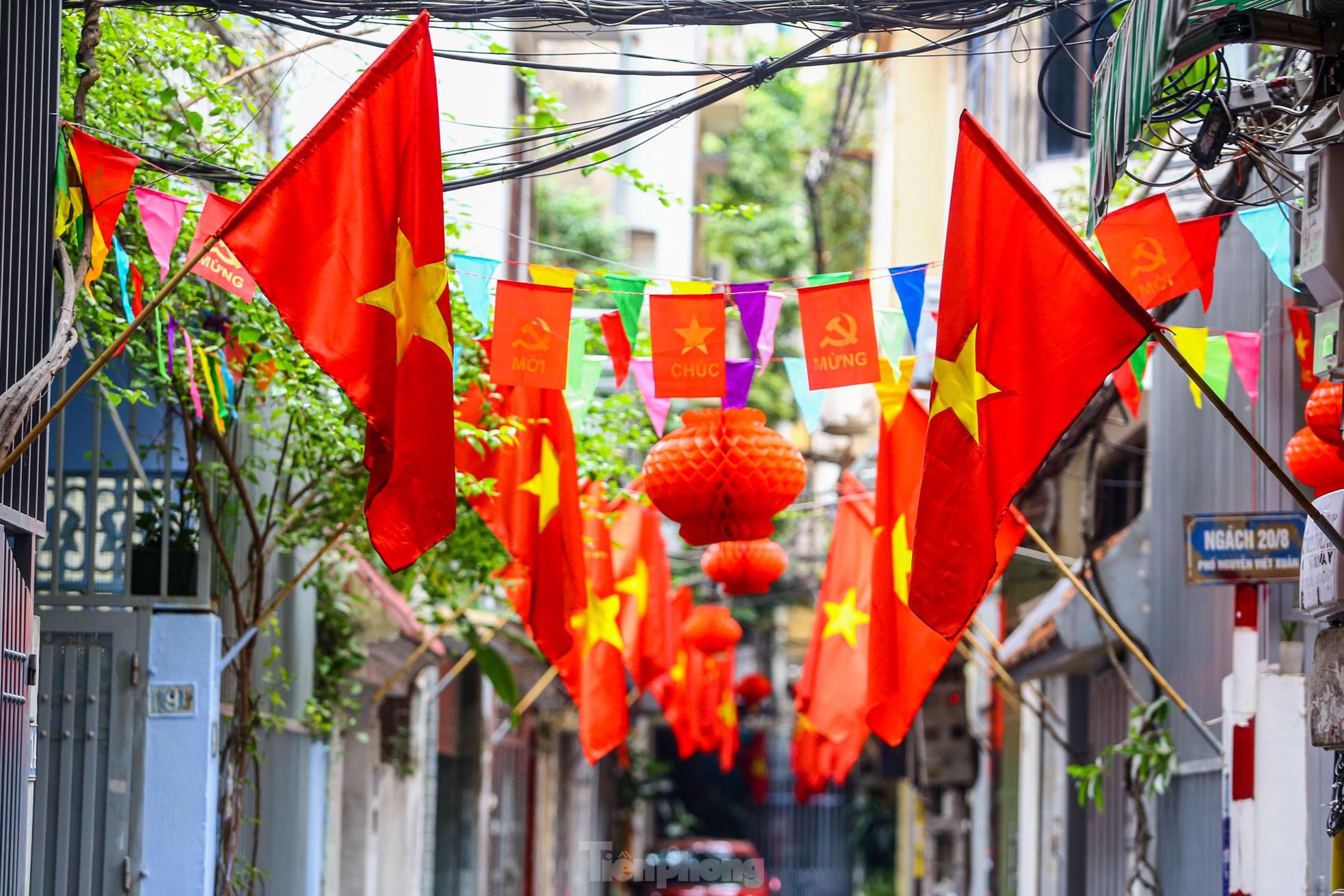 Tặng cờ Tổ quốc cho hơn 2,2 triệu hộ dân: Hình ảnh tự hào chưa từng có sẽ xuất hiện ở Hà Nội vào dịp 10/10- Ảnh 1.