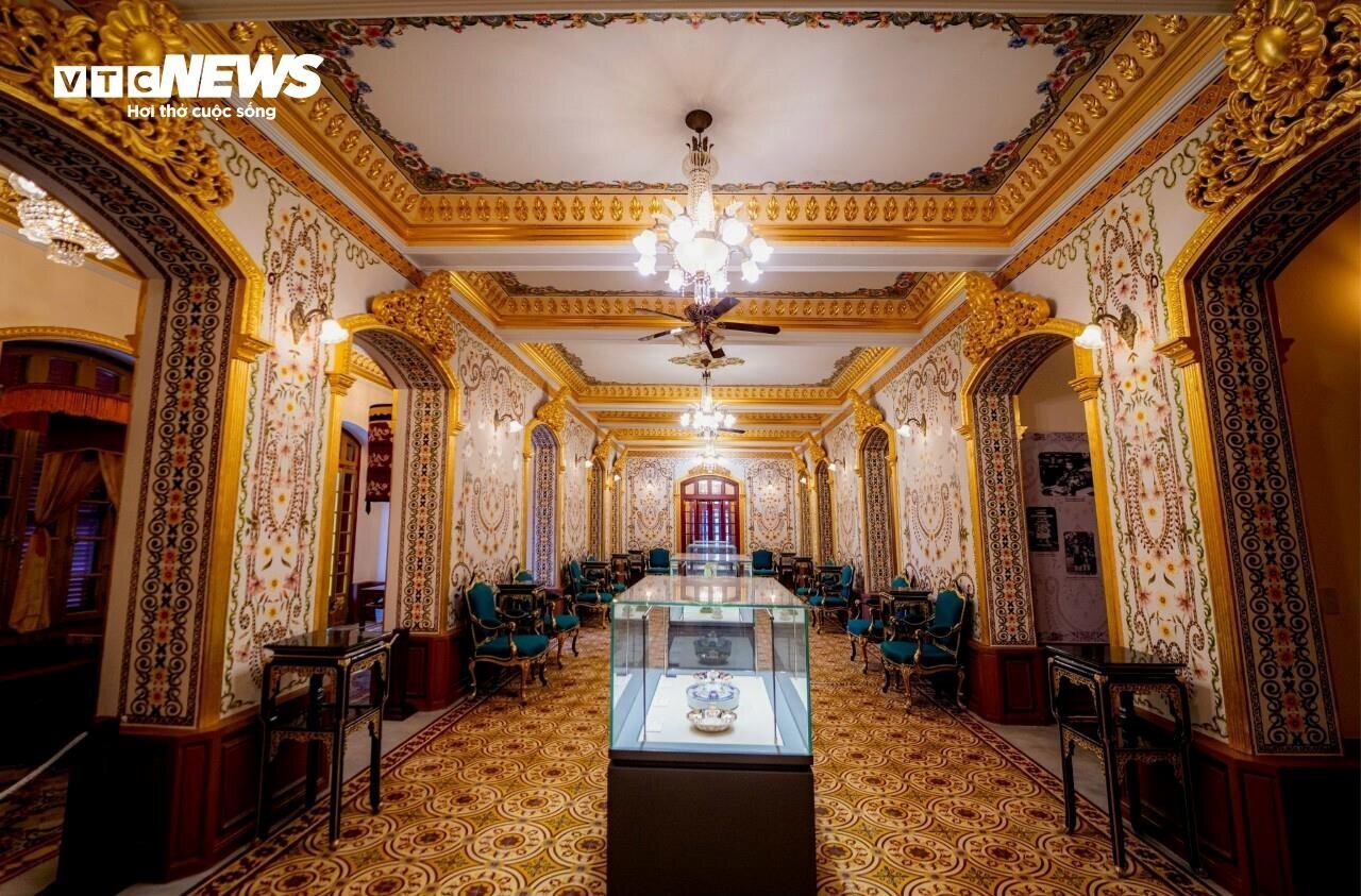 Cận cảnh cung điện thời nhà Nguyễn tốn hàng triệu USD phục dựng ở Huế- Ảnh 4.