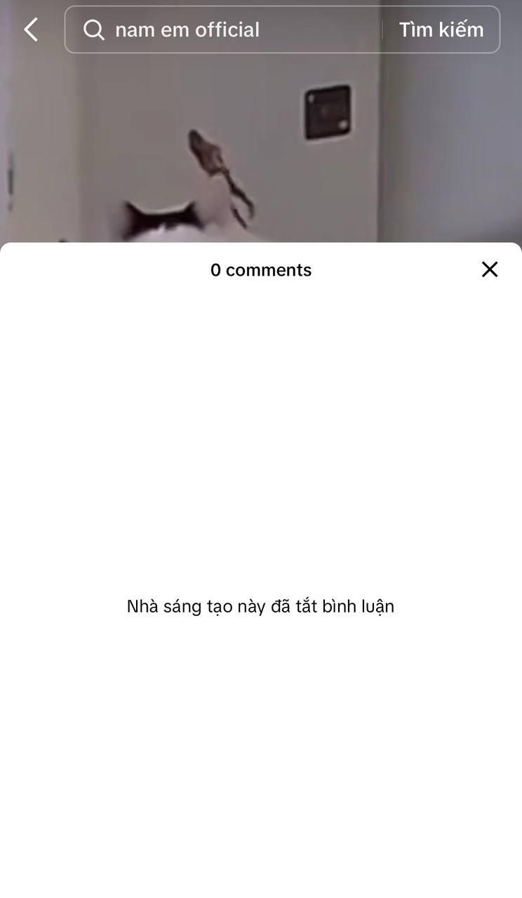 Sau khi bị phạt 37,5 triệu đồng, Nam Em gỡ các bài đăng và khoá bình luận trên trang thường livestream- Ảnh 1. Sau khi bị phạt 37,5 triệu đồng, Nam Em gỡ các bài đăng và khoá bình luận trên trang thường livestream- Ảnh 1.