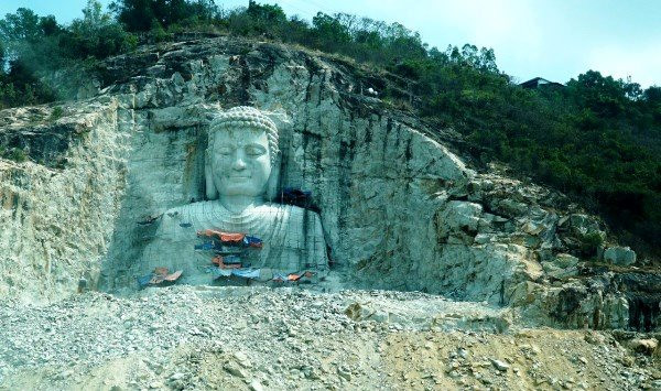 Bức tượng Phật trên vách núi của Việt Nam: Vì sao vượt Lạc Sơn Đại Phật để phá kỷ lục thế giới?- Ảnh 3.