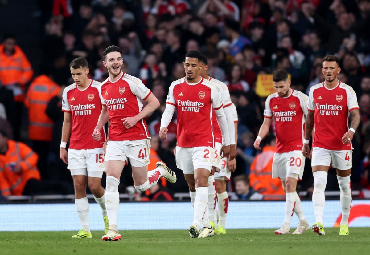 Bảng xếp hạng Ngoại hạng Anh mới nhất: Arsenal tạm dẫn đầu, MU áp sát top 4- Ảnh 1.