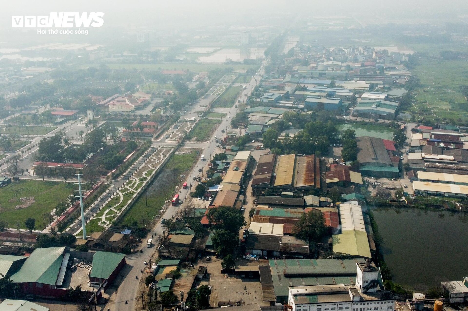 Cận cảnh tuyến đường ở Hà Nội sắp được đầu tư 2.800 tỷ đồng để mở rộng- Ảnh 1.