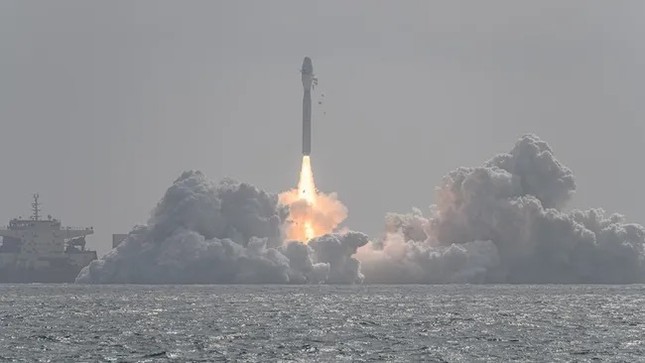 Trung Quốc sẽ phóng tên lửa khổng lồ, đưa con người lên Mặt trăng- Ảnh 1.